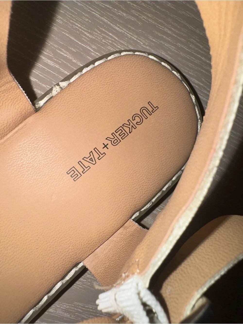 Tucker + Tate Girls Iridecsent Silver Sandals size 3